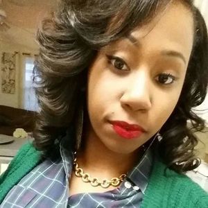 Meet your Posher, Alexis